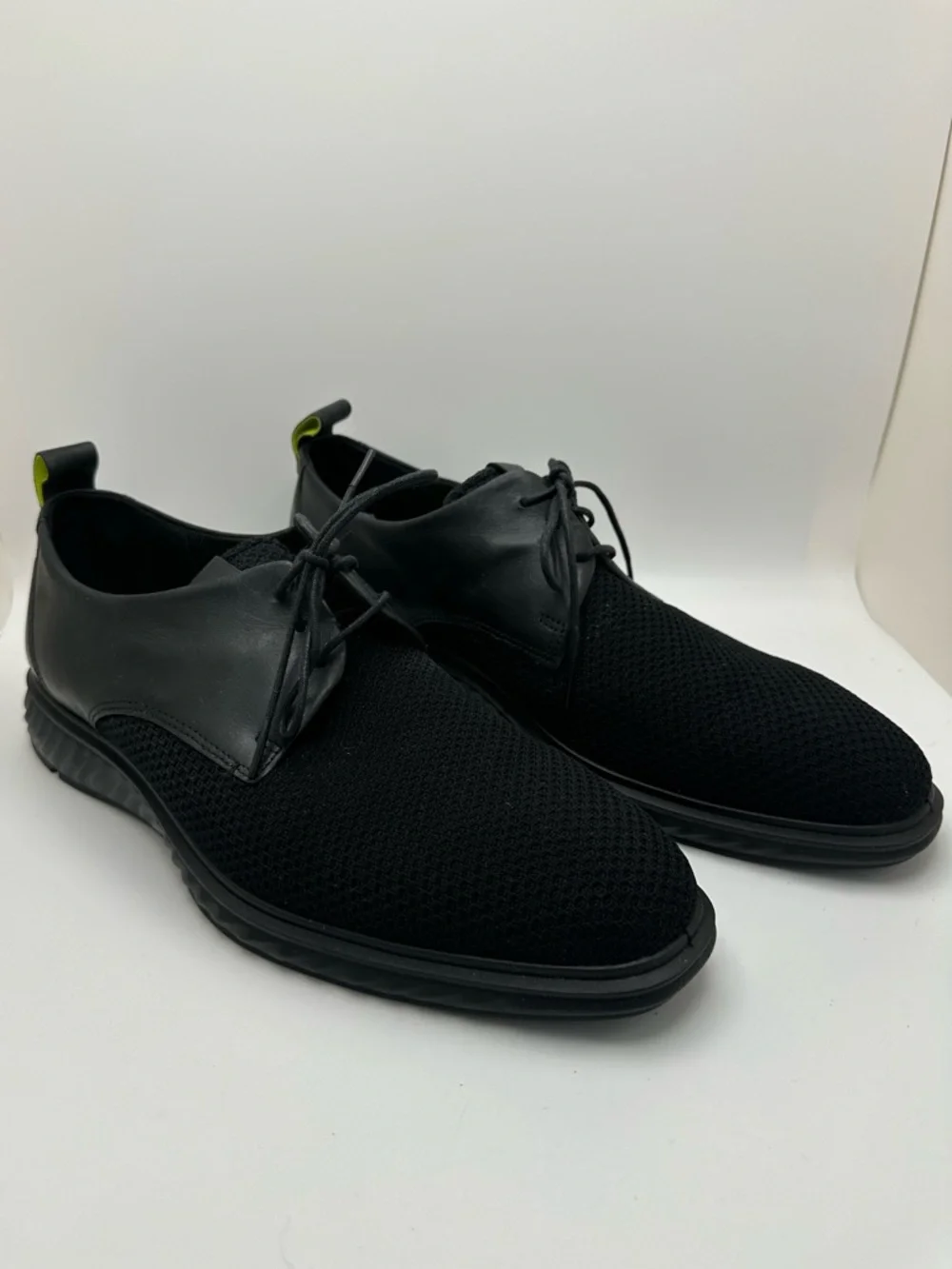 Ecco ST. 1 Men's Hybrid Lite Mesh Black Knit Derby Oxford Shoes Lime Insole